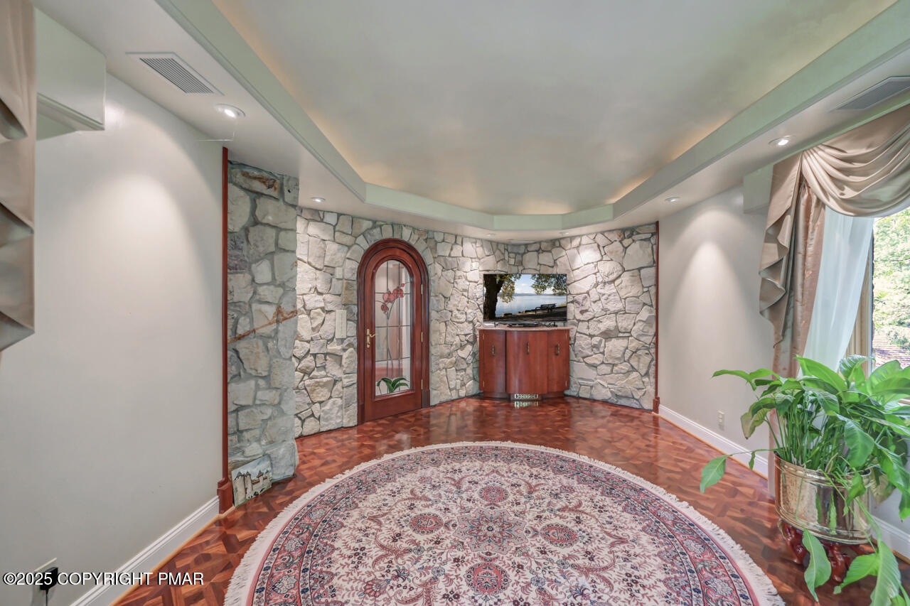 6696 Cherry Valley Road Stroudsburg, PA 18360 - Photo 49 of 97 Primary Sitting Room w Stone Wall