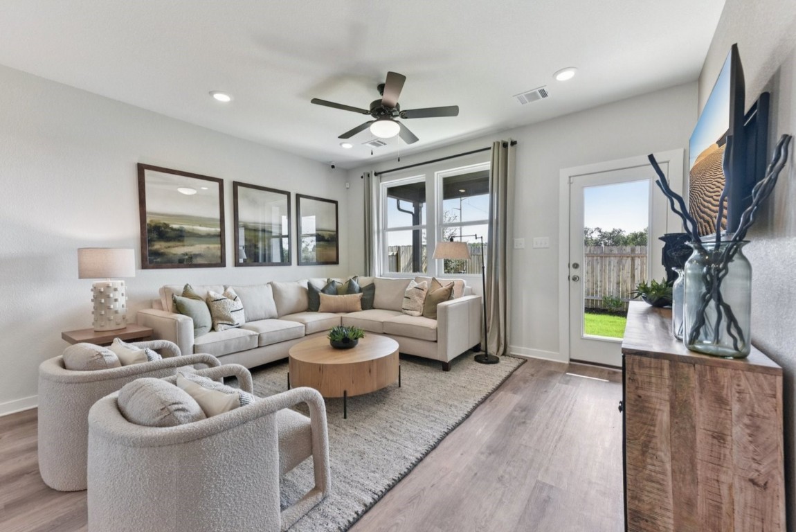 264 Escape Way Jarrell, TX 76537 - Photo 7 of 28