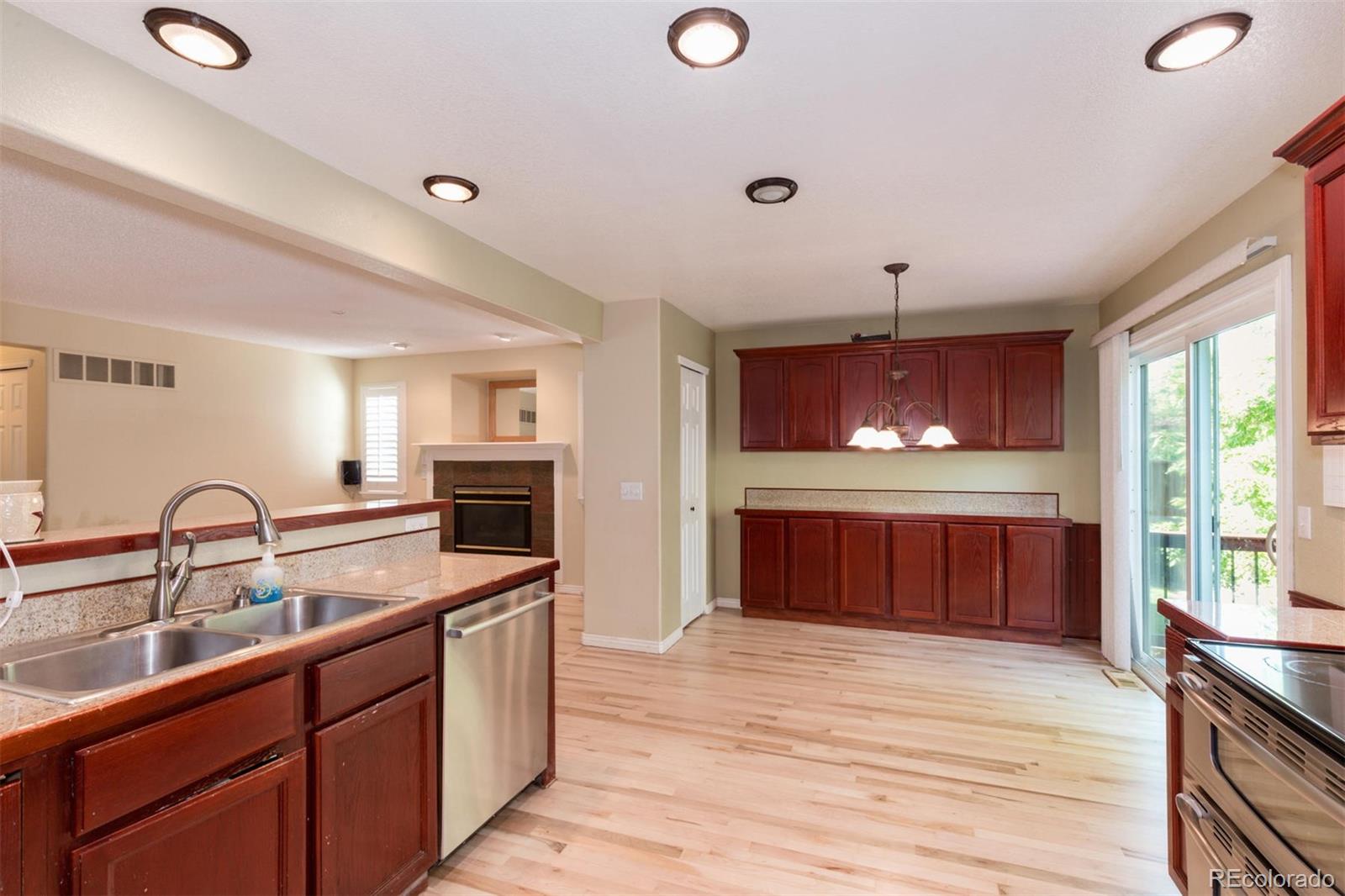 2259 Hyacinth Road Highlands Ranch, CO 80129 - Photo 7 of 25 Gallery Image 7