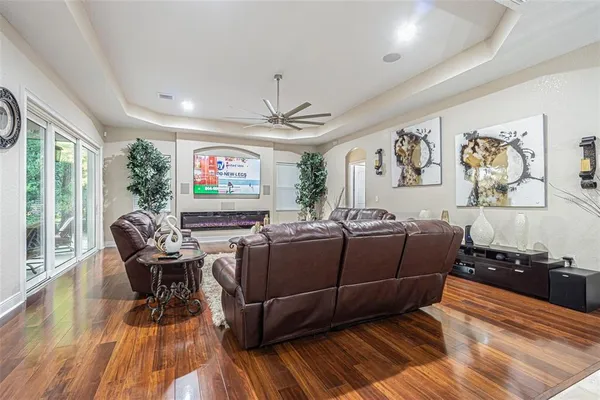 $895,000 | 13102 Done Groven Drive, Dover, FL 33527