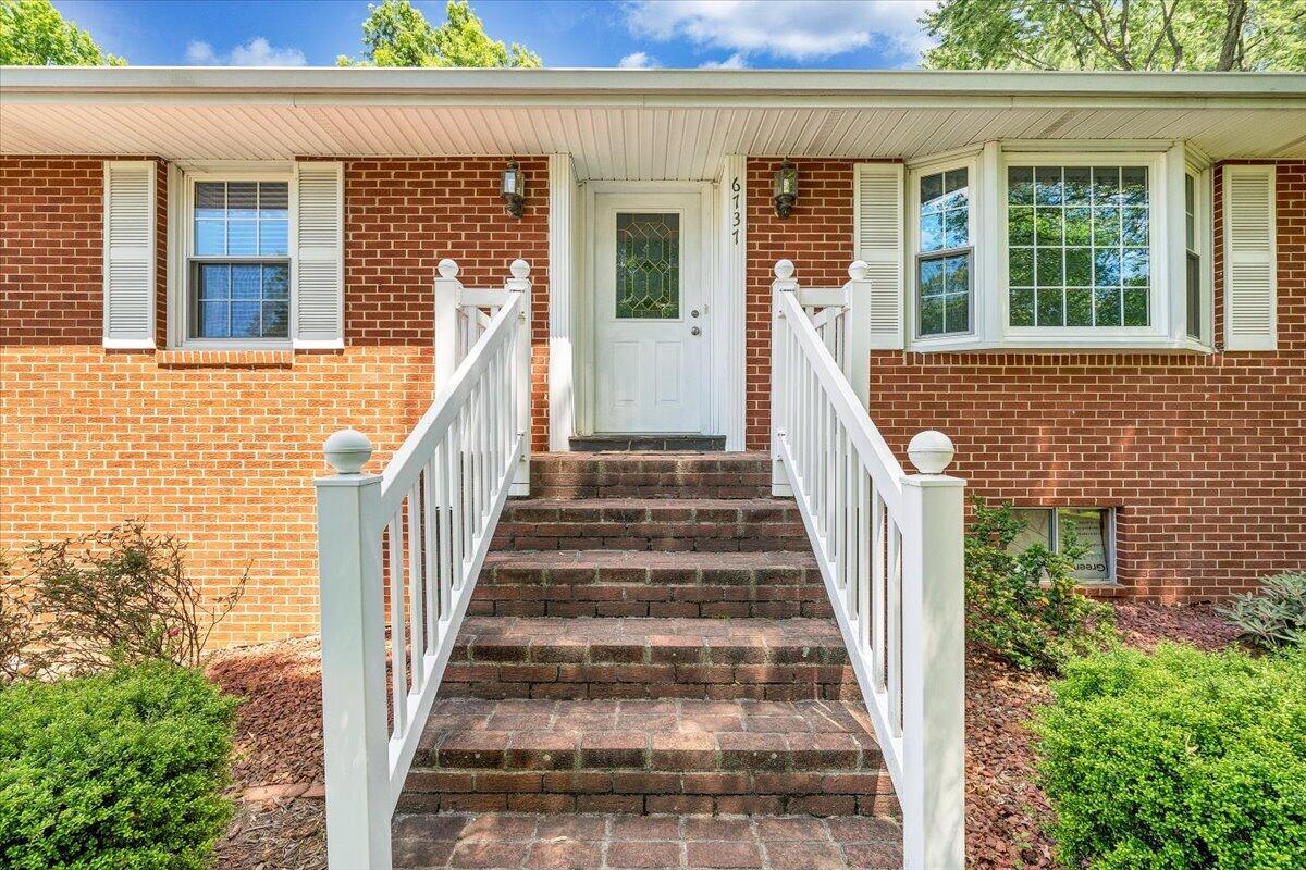 6737 Stonington Road Roanoke, VA 24019 - Photo 4 of 45 04-MIB03345