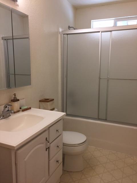 12264 Macs Road Redding, CA 96003 - Photo 15 of 25 Hall bath