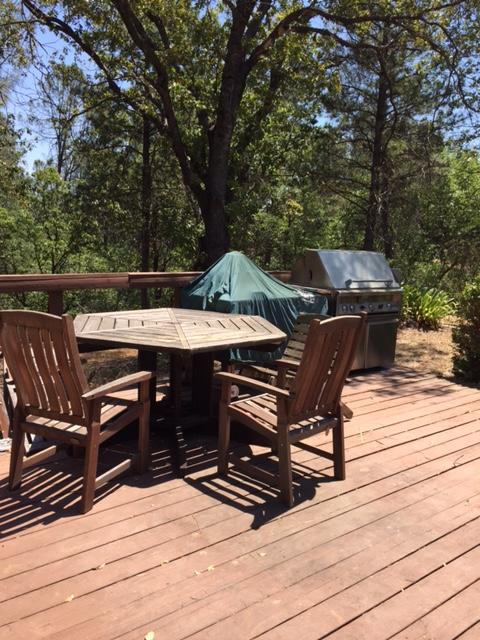12264 Macs Road Redding, CA 96003 - Photo 20 of 25 Deck