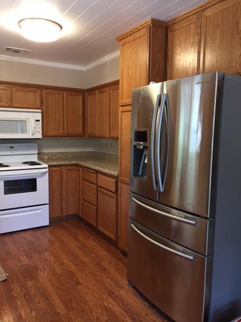 12264 Macs Road Redding, CA 96003 - Photo 5 of 25 Kitchen
