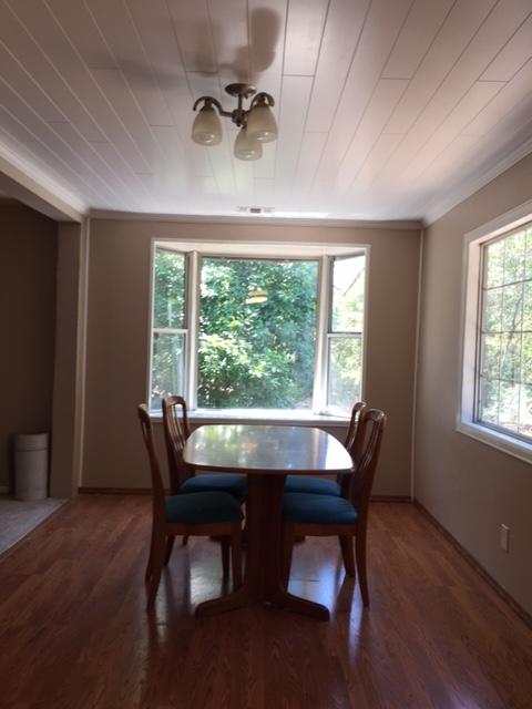 12264 Macs Road Redding, CA 96003 - Photo 7 of 25 Dining area