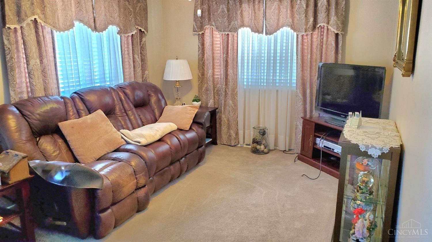 2135 Townhill Road Cincinnati, OH 45238 - Photo 17 of 38 Gallery Image 17
