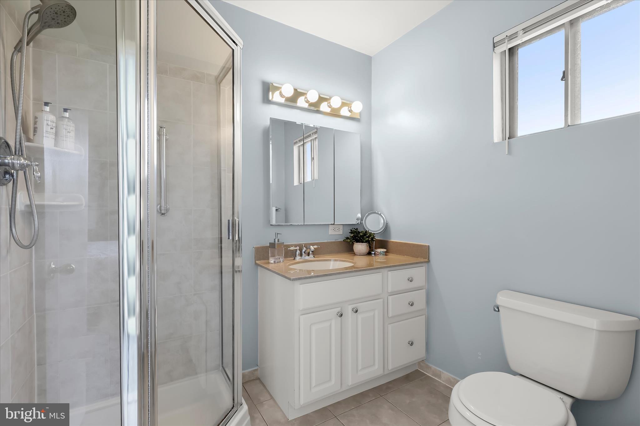 3416 Manor Hill Road Pikesville, MD 21208 - Photo 31 of 68 Primary En-suite Bathroom