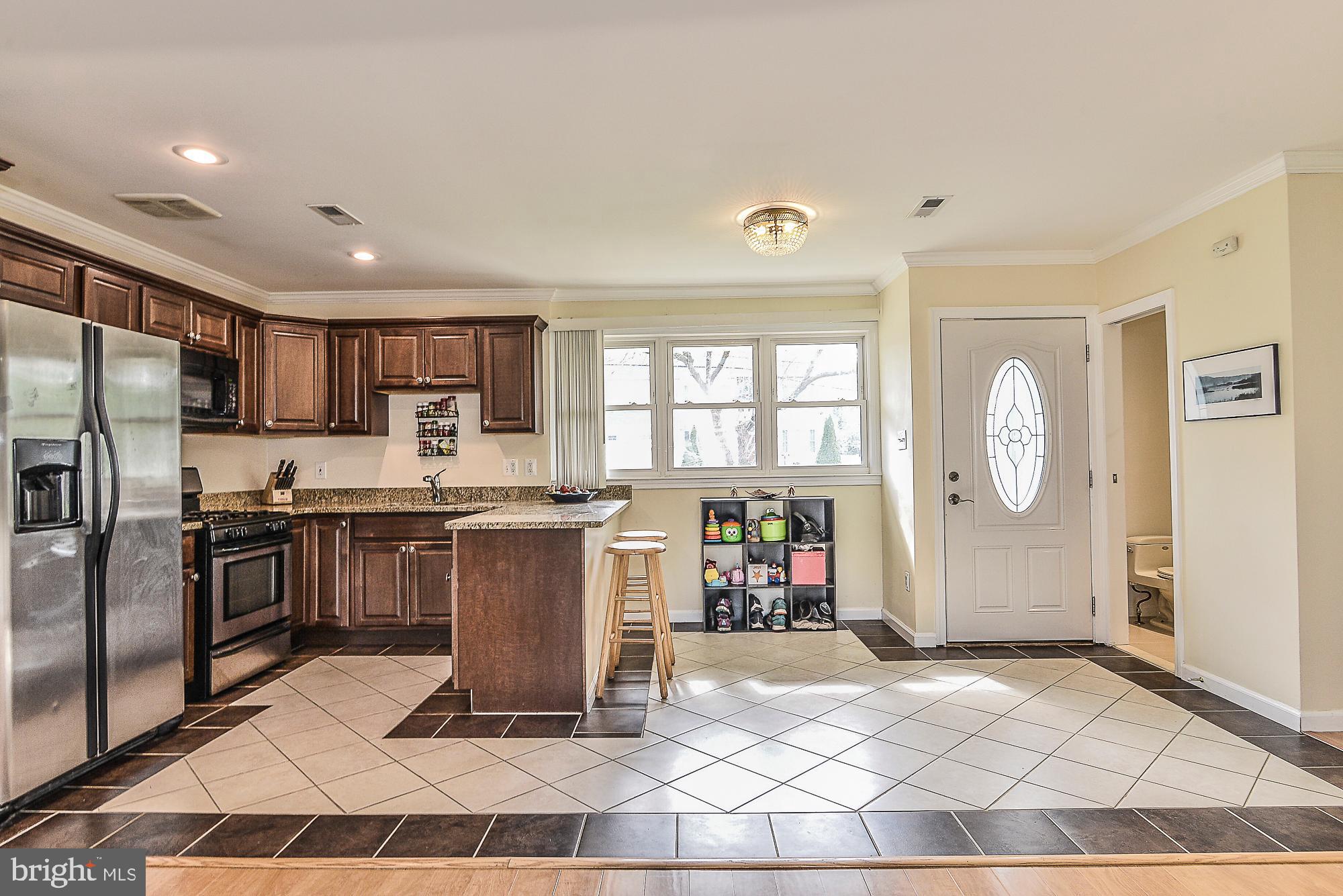 Kitchen / Breakfast Nook
