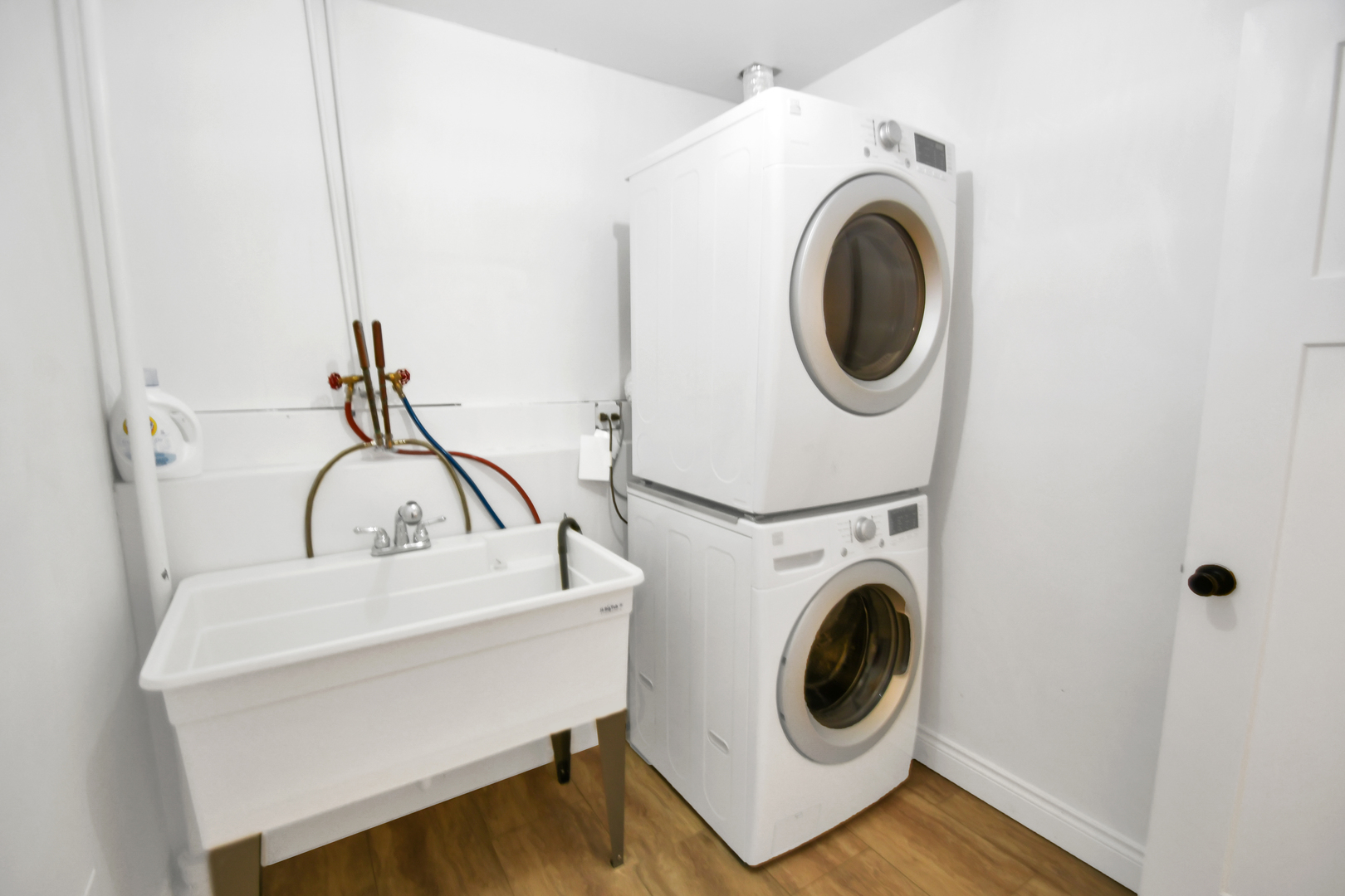 809 Cove Avenue Lockport, IL 60441 - Photo 12 of 22 a utility room with dryer and washer