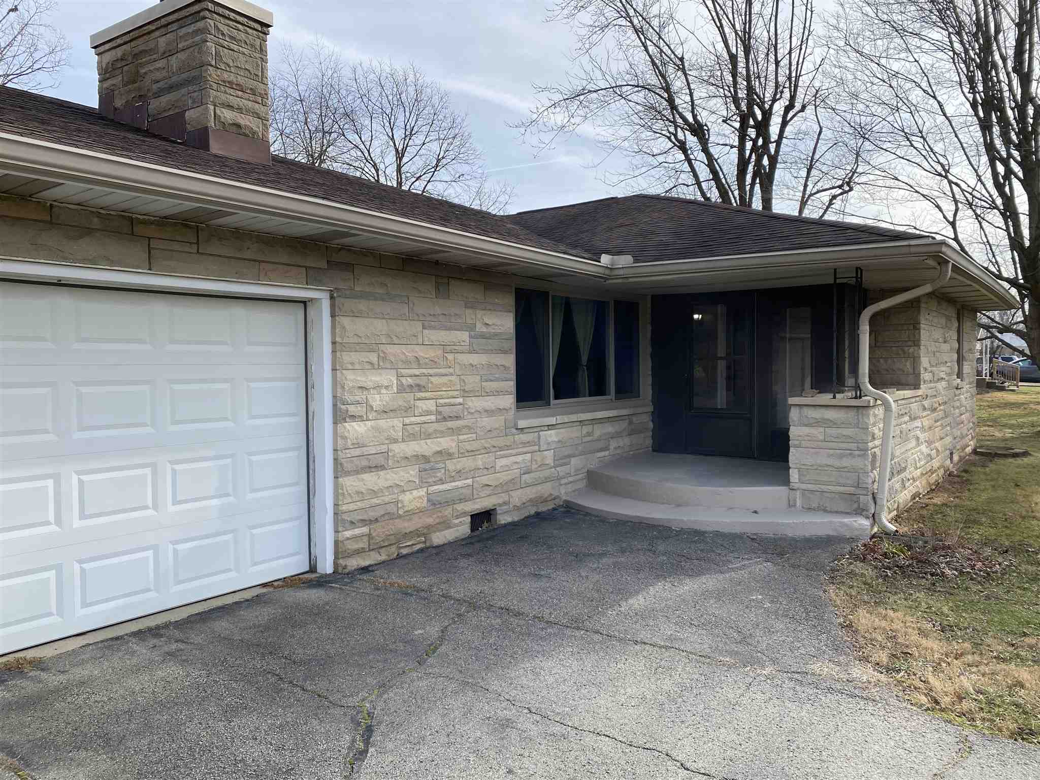 400 North Cook Road Muncie, IN 47303 - Photo 2 of 17