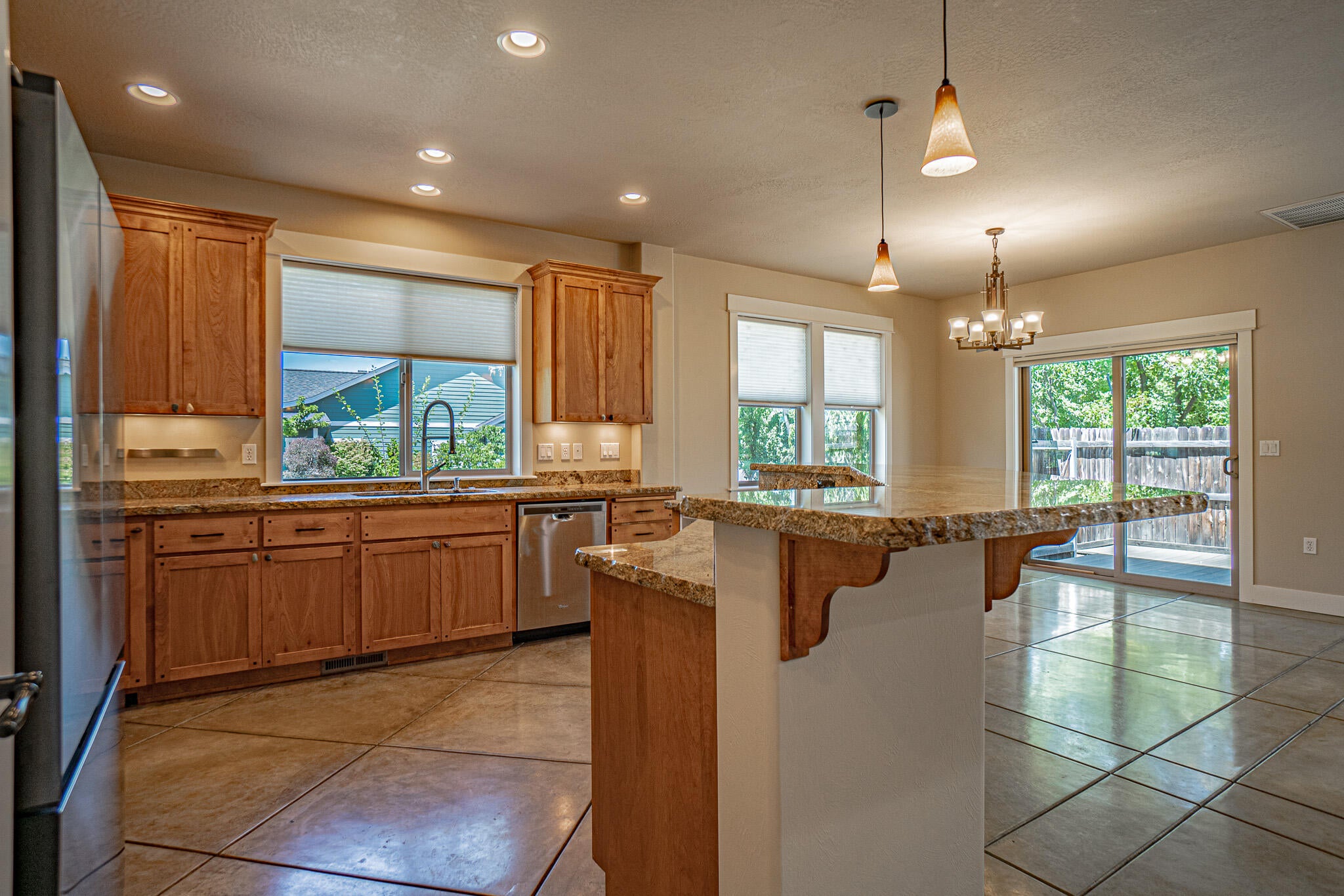 1101 Lithia Way Talent, OR 97540 - Photo 8 of 68 DSC02304-HDR