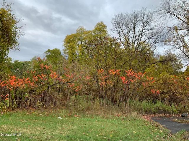 $150,000 | 1853 Highway 9, Halfmoon, NY 12065