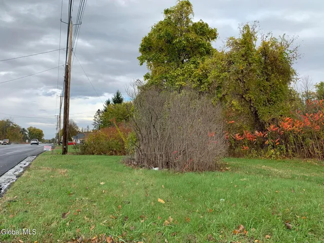 $150,000 | 1853 Highway 9, Halfmoon, NY 12065