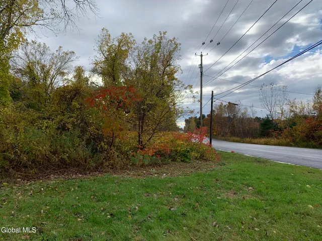 $150,000 | 1853 Highway 9, Halfmoon, NY 12065