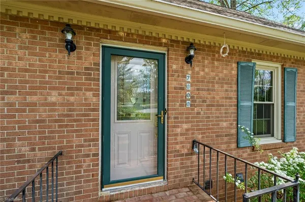 $439,000 | 7000 Bridgewood Road, Clemmons, NC 27012