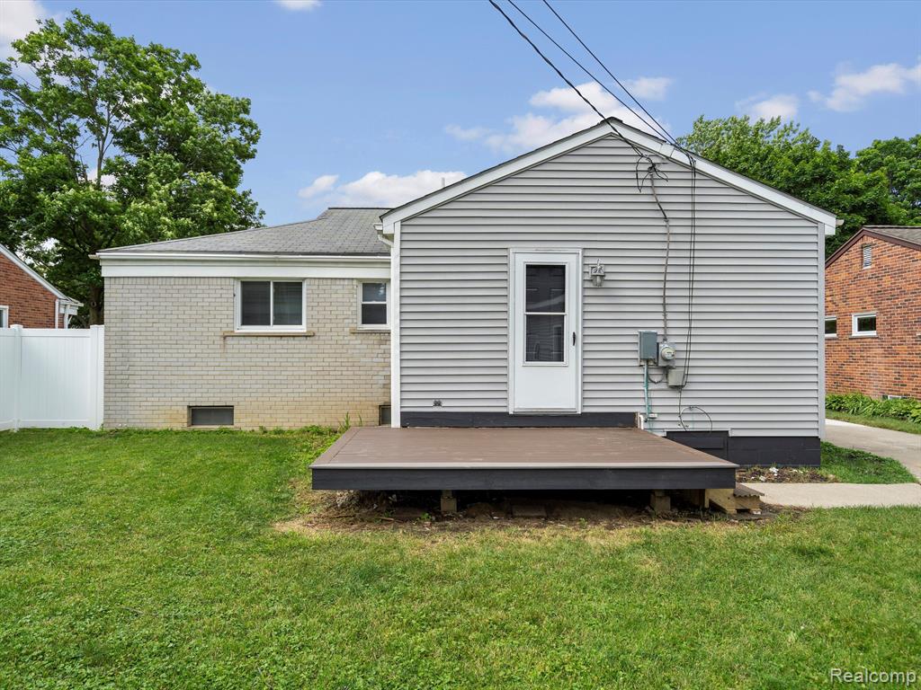 31553 Marblehead Road Farmington, MI 48336 - Photo 28 of 32