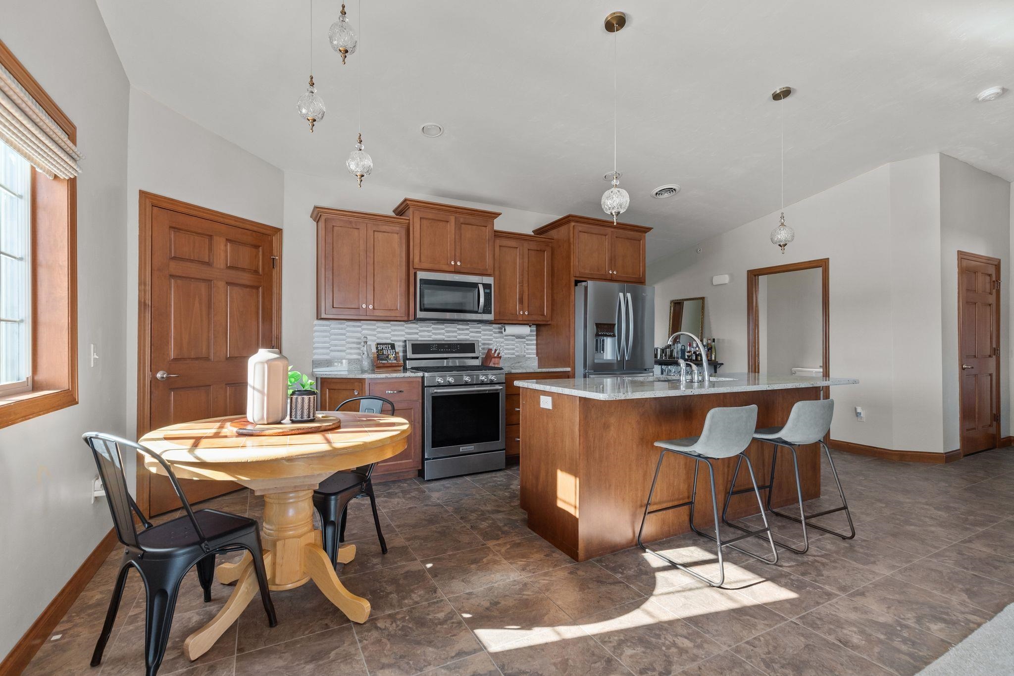 2362 East Plank Road, Unit D Appleton, WI 54915 - Photo 9 of 38