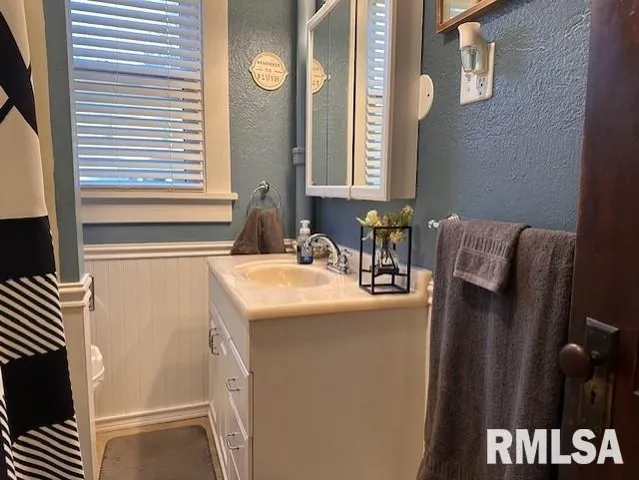 $165,000 | 1 Jones Place, Jacksonville, IL 62650