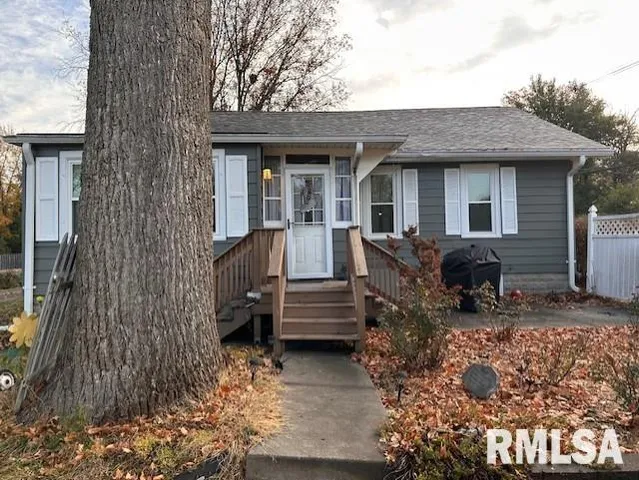 $165,000 | 1 Jones Place, Jacksonville, IL 62650