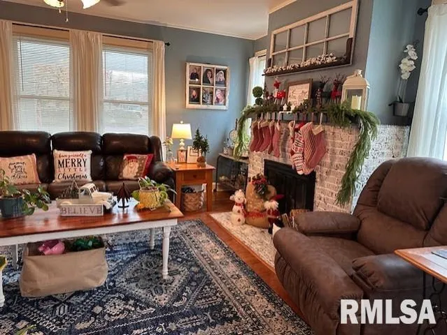 $165,000 | 1 Jones Place, Jacksonville, IL 62650