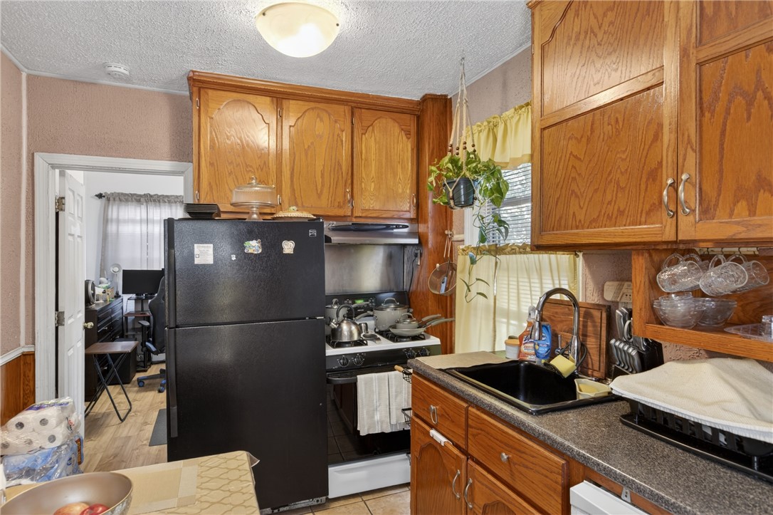34 Appleton Avenue Pawtucket, RI 02860 - Photo 14 of 50