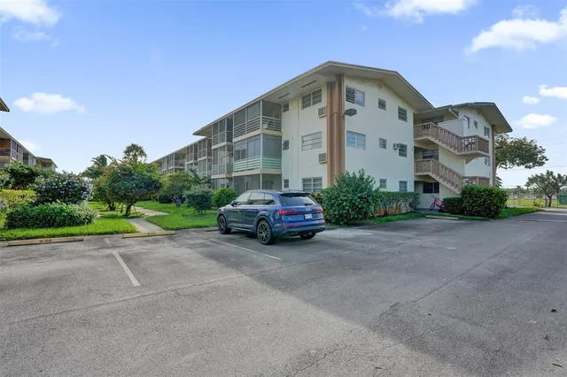 $69,500 | 17001 Northeast 13th Avenue, Unit 104, Miami, FL 33162