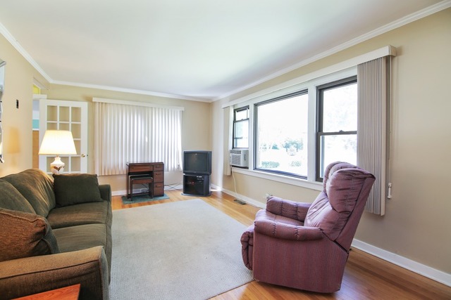 17 Pine Tree Road Northbrook, IL 60062 - Photo 2 of 25