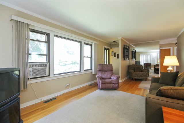17 Pine Tree Road Northbrook, IL 60062 - Photo 3 of 25