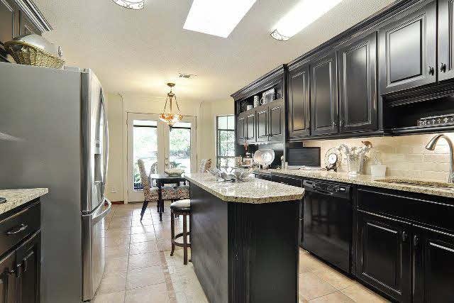 10237 Longview Drive West Foley, AL 36535 - Photo 8 of 28 Kitchen