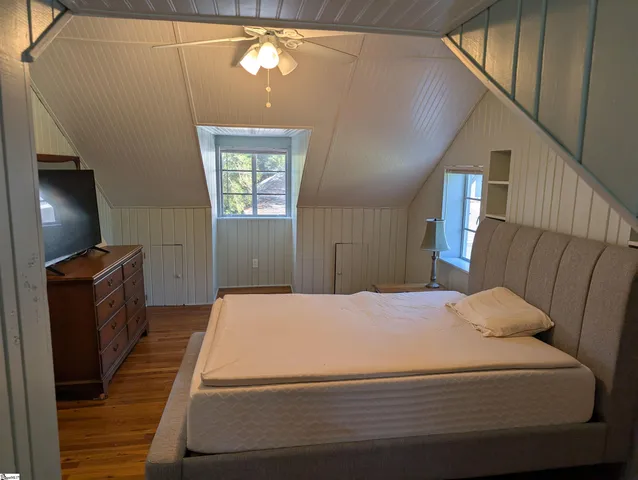 $1,000 | 260 East Greer Street, Greer, SC 29650