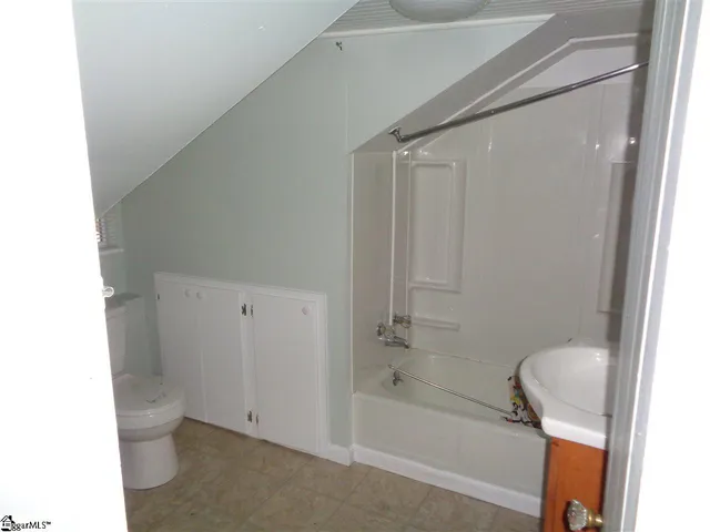 $1,000 | 260 East Greer Street, Greer, SC 29650