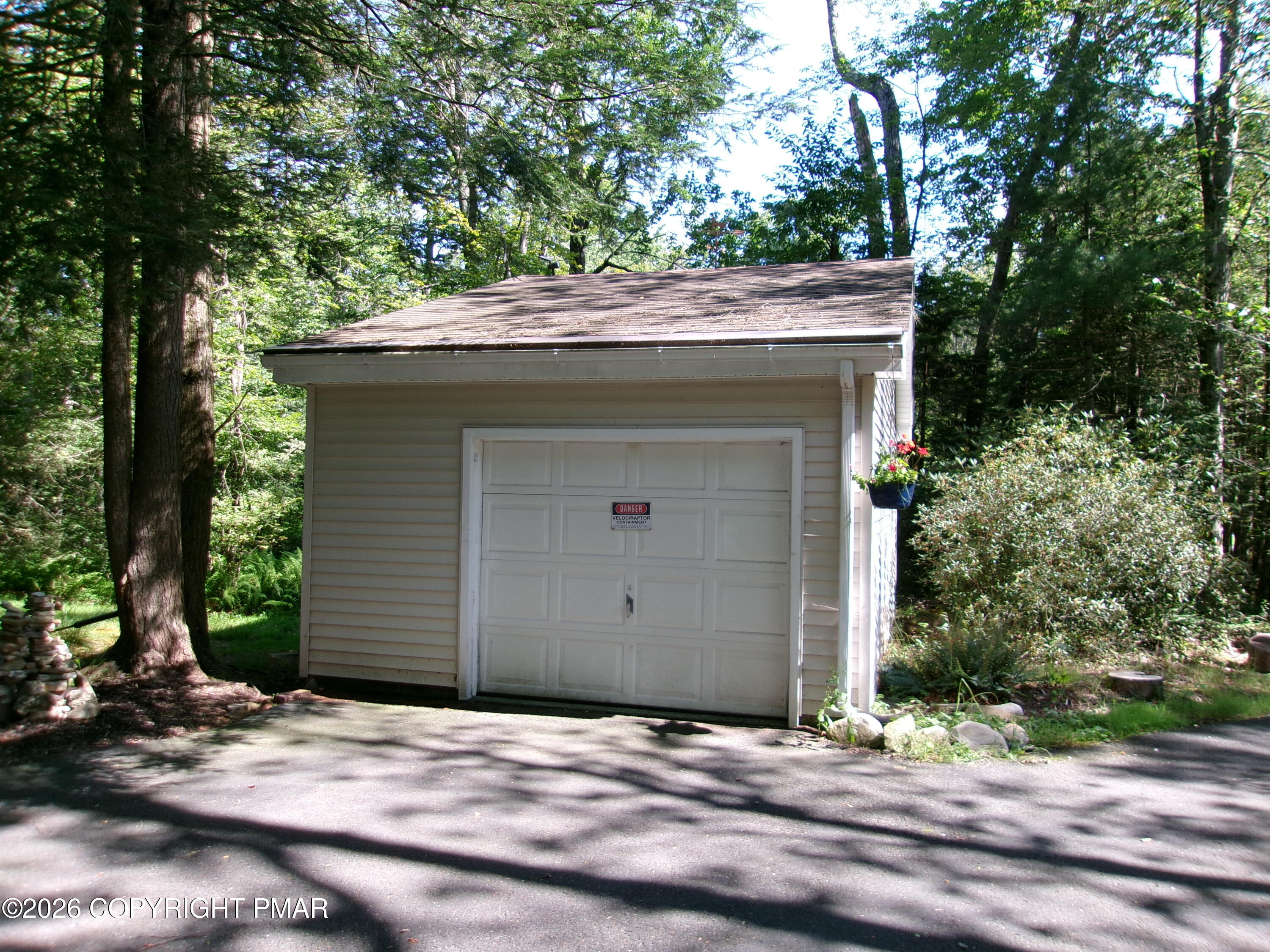 1231 Kilmer Road Tobyhanna, PA 18466 - Photo 8 of 86 detached garage