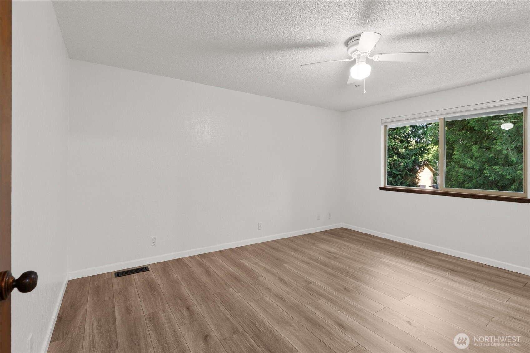 202 168th Street Southeast Bothell, WA 98012 - Photo 10 of 38