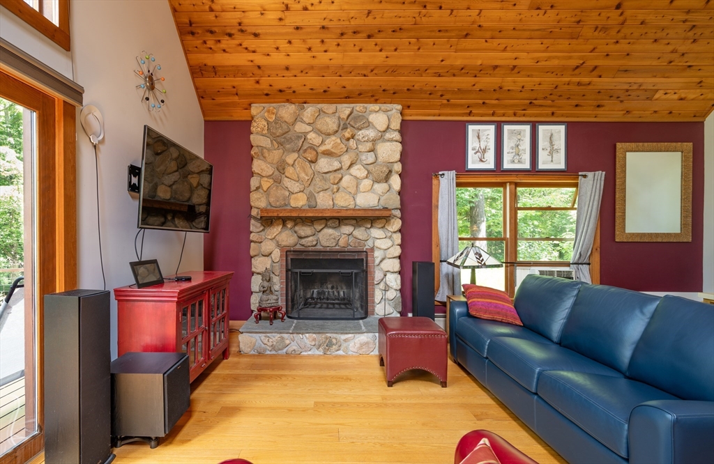 809 Park Hill Road Northampton, MA 01062 - Photo 13 of 42 Gallery Image 13