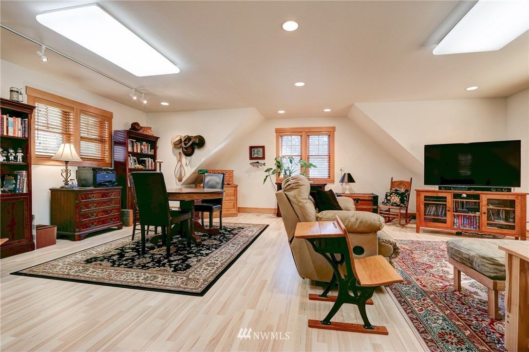 21633 President Point Road Northeast Kingston, WA 98346 - Photo 13 of 25 Gallery Image 13