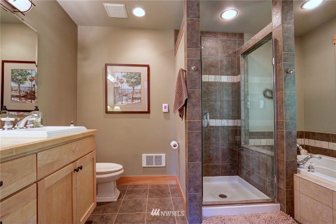 21633 President Point Road Northeast Kingston, WA 98346 - Photo 15 of 25 Gallery Image 15