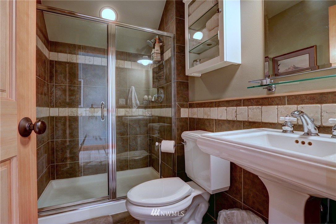 21633 President Point Road Northeast Kingston, WA 98346 - Photo 17 of 25 Gallery Image 17