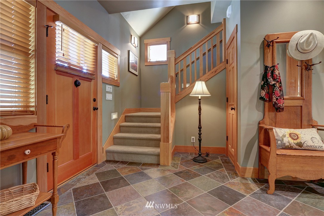 21633 President Point Road Northeast Kingston, WA 98346 - Photo 4 of 25 Gallery Image 4
