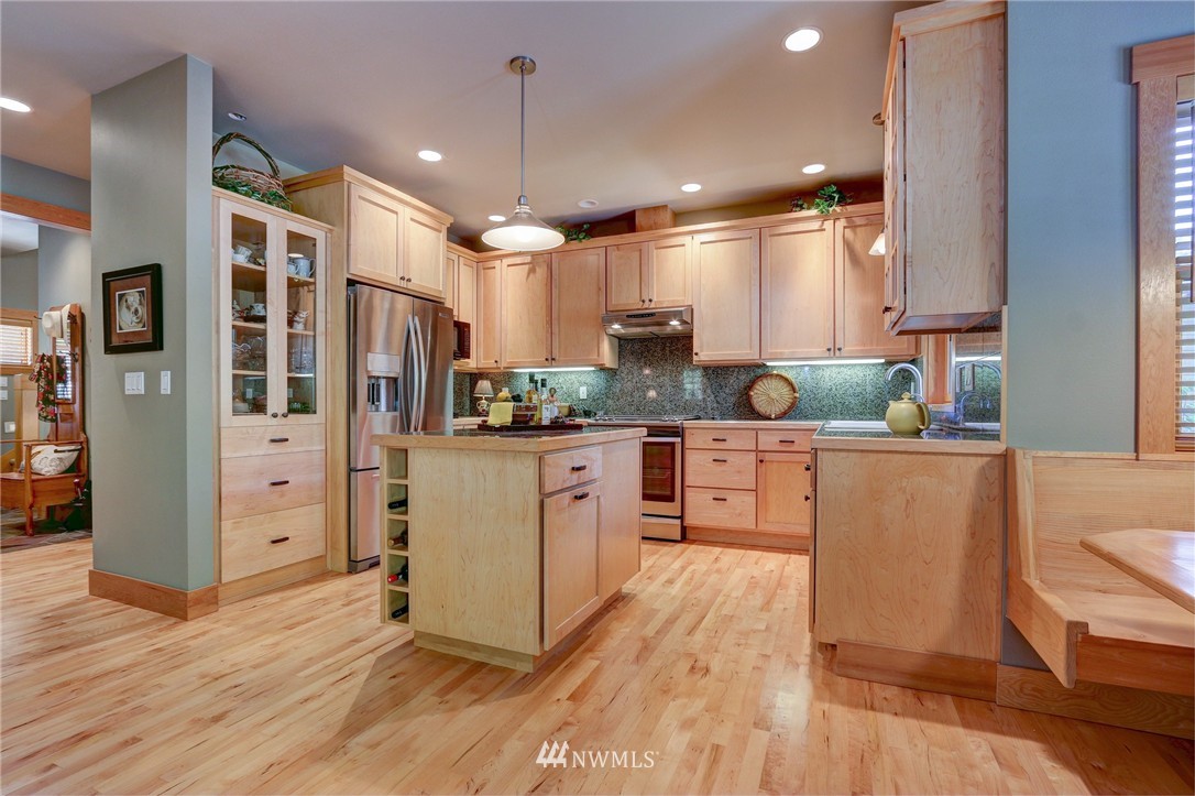 21633 President Point Road Northeast Kingston, WA 98346 - Photo 9 of 25 Gallery Image 9