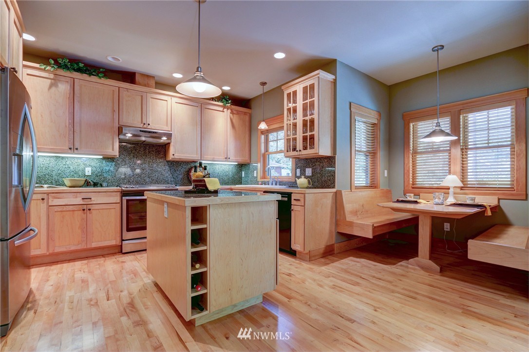 21633 President Point Road Northeast Kingston, WA 98346 - Photo 10 of 25 Gallery Image 10