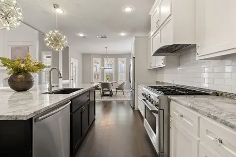 $1,499,999 | 122 Lakota Pass, Austin, TX 78738