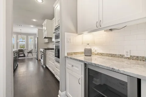 $1,499,999 | 122 Lakota Pass, Austin, TX 78738