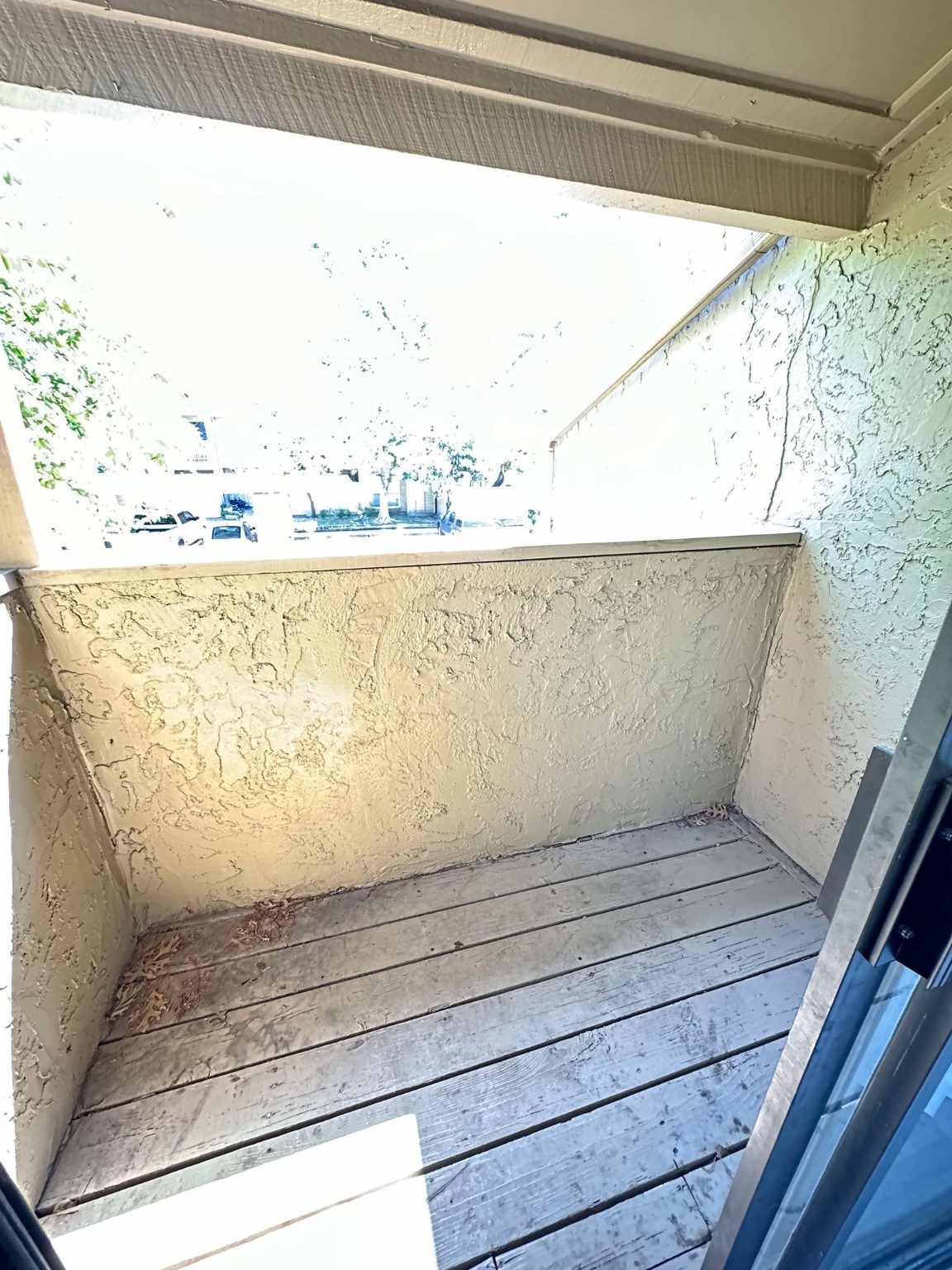 3630 Ocee Street Houston, TX 77063 - Photo 14 of 21 a view of sky from window