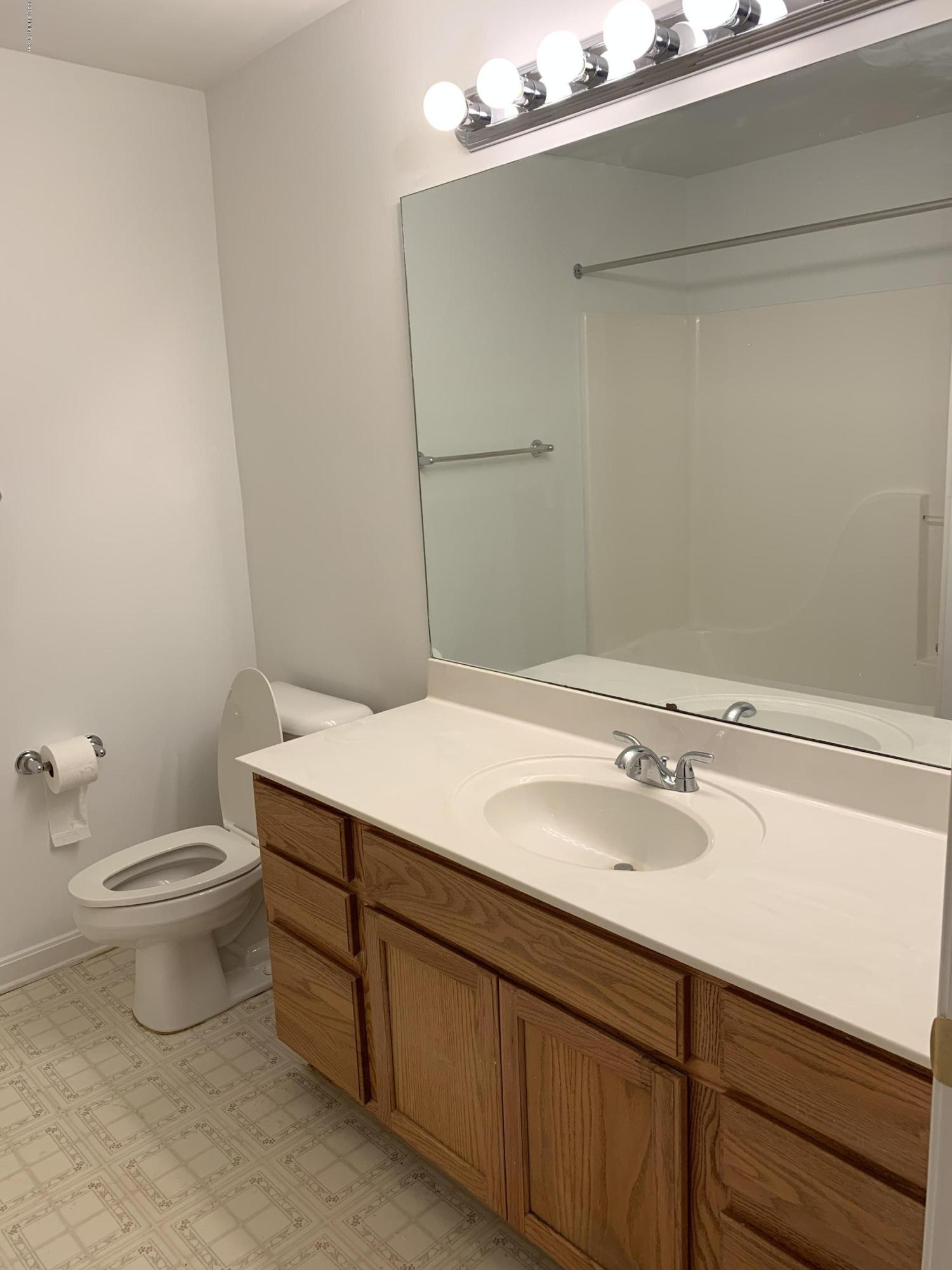 1427 Twin Ridge Road Louisville, KY 40242 - Photo 27 of 32 Basement Bathroom