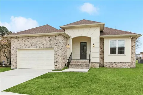 $449,000 | 9 Park Timbers Drive, New Orleans, LA 70131