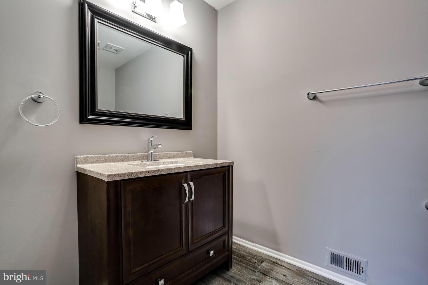 9710 Early Spring Way Columbia, MD 21046 - Photo 17 of 29 Bath (Master)