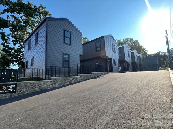 $1,400 | 412 North 4th Street, Albemarle, NC 28001