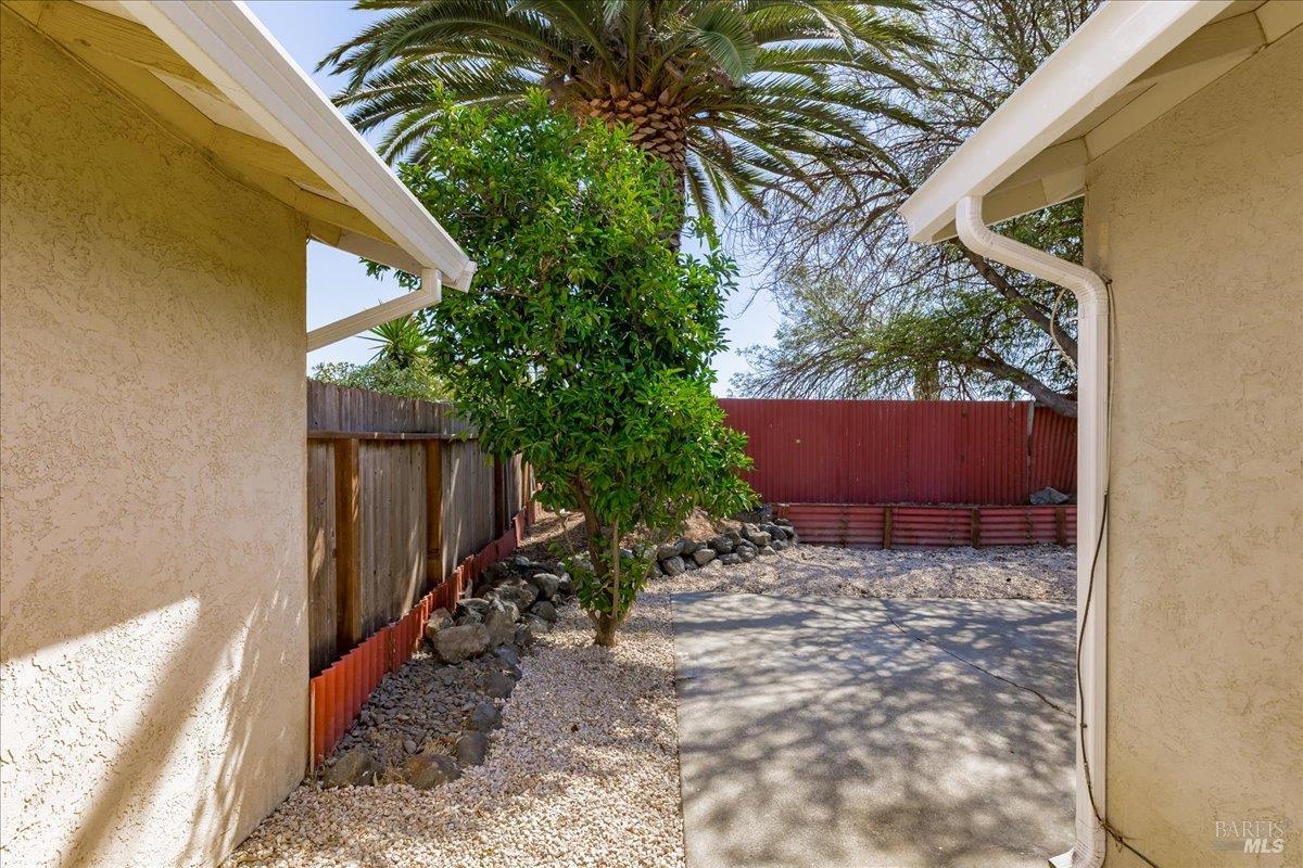 987 Daniel Street Fairfield, CA 94533 - Photo 21 of 36 a house view with a backyard space