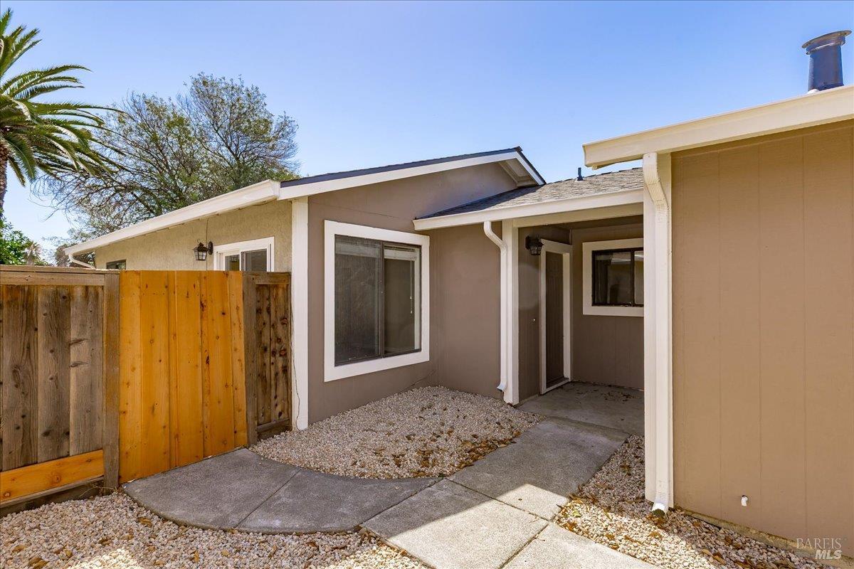 987 Daniel Street Fairfield, CA 94533 - Photo 33 of 36 a view of a house with a backyard