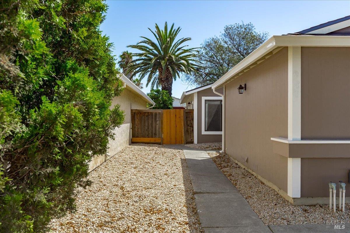 987 Daniel Street Fairfield, CA 94533 - Photo 35 of 36 a house view with a outdoor space